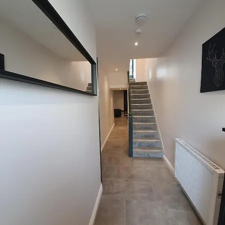 Large Townhouse In The Heart Of No 11