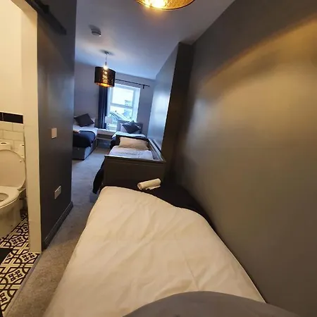 Дом отдыха Large Townhouse In The Heart Of No 11