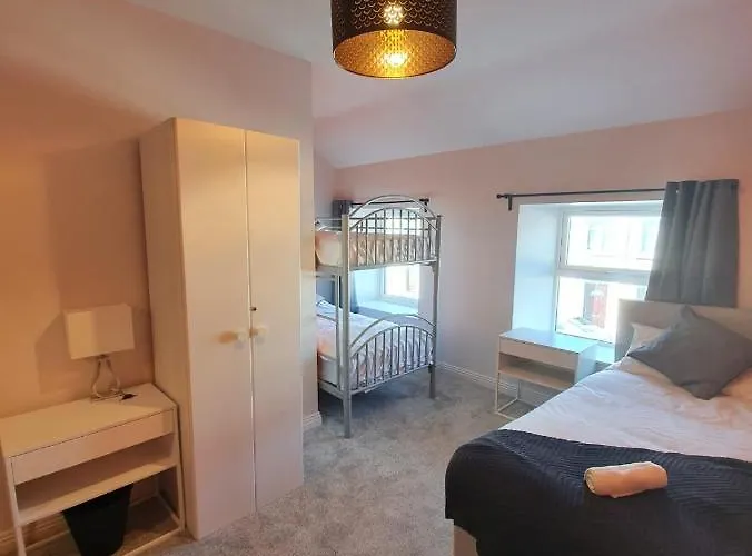 別荘 Large Townhouse In The Heart Of No 11 *