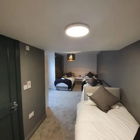 Large Townhouse In The Heart Of No 11 골웨이